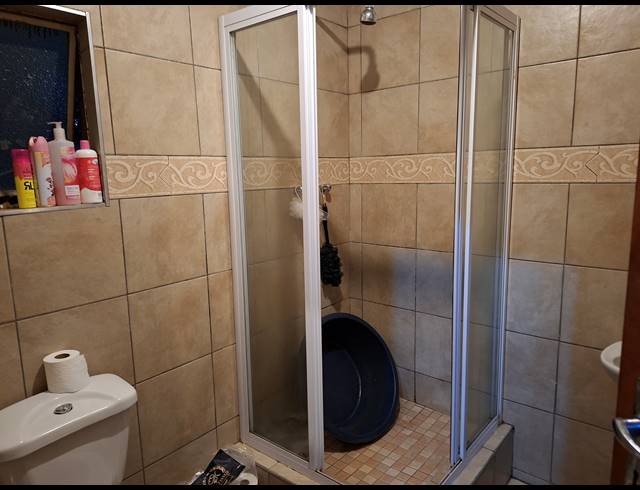 3 BEDROOM FREEHOLD FOR SALE IN LOMBARDY EAST